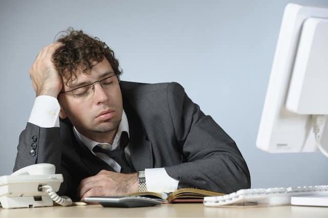 Mất ngủ mãn tính ảnh hưởng đến công việc